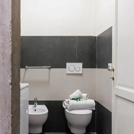 Santa Croce Modern Loft Apartment Florence